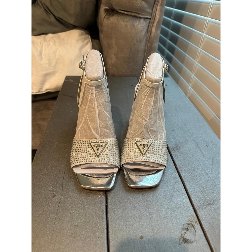 NWOT Guess Silver Heels size 9